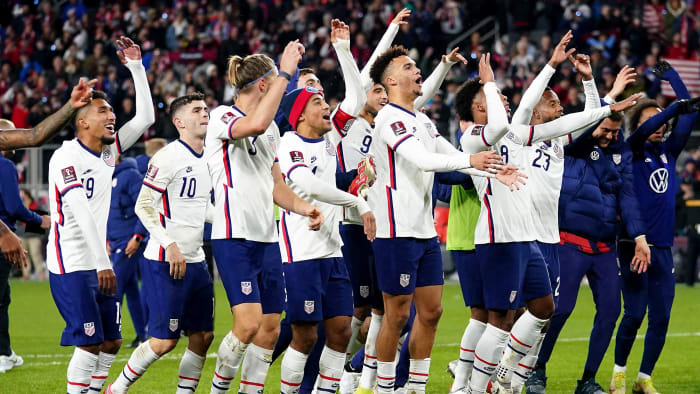 USMNT players celebrate beating Mexico